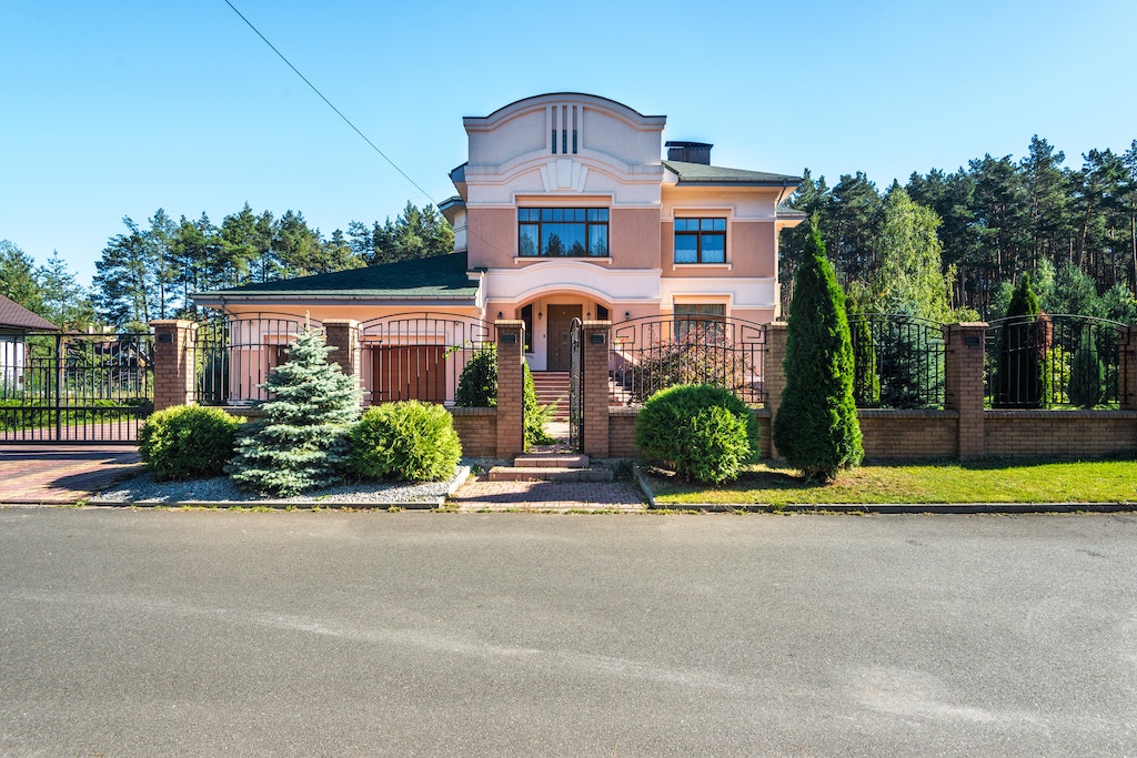 Ristrutturazione casa con giardino