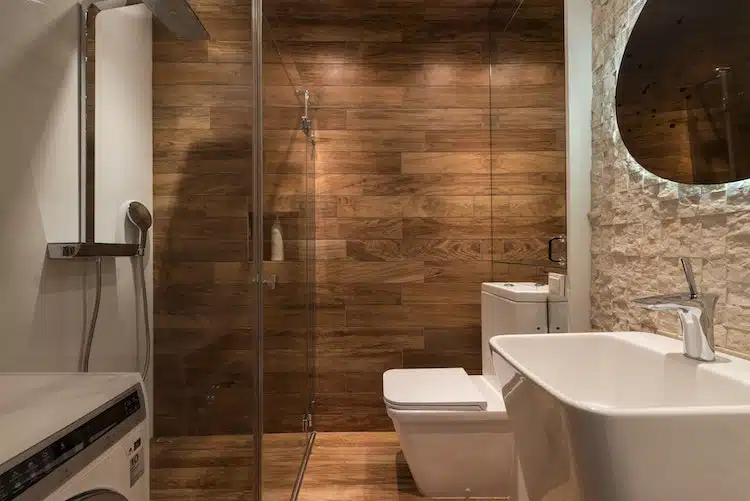 Rivestimento bagno effetto legno