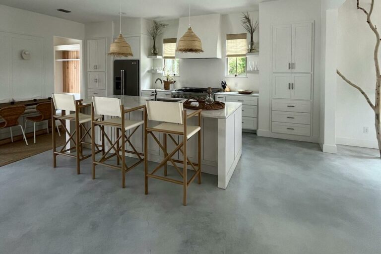 Rivestimento cucina in resina prezzi